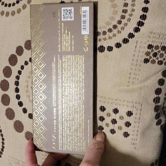 Zoeva Cocoa Blend Eyeshadow Palette - Picture 3 of 3